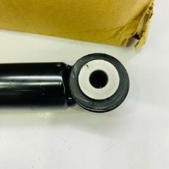 Giảm xóc sau (phuộc nhún sau) Mazda 3 đời 2015 - 2024. Hàng OEM Showa Japan, liền tăm bông bát bèo. thay 1 đôi bảo hành 6 tháng. Mã BAHD28910A, BAHD-28-910A ( 1 cây )