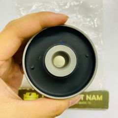 Cao su thanh giằng dọc sau phía dưới thanh dài Toyota Land Cruiser, Lexus LX570. Đời 2007 - 2025. Hàng OEM. Mã 48702-60140, 48720-60070, 48740-60070 ( 1 xe 4 quả đơn giá 1 quả )