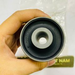 Cao su thanh giằng dọc sau phía trên thanh ngắn Toyota Land Cruiser, Lexus LX570. Đời 2007 - 2025. Hàng OEM. Mã 48702-60130, 48710-60121, 48710-60131, 48710-60140, 48710-60150 ( 1 xe có 4 quả đơn giá 1 quả )