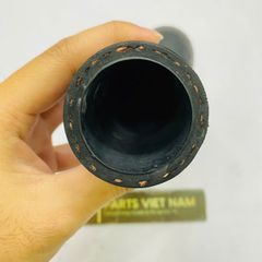 Ống nước bypass gần khu vực vỏ van hằng nhiệt Toyota Land Cruiser FZJ80 FZJ100, FZJ105, Lexus LX450. Động cơ 1FZ-FE 4.5L. Đời 1992 - 2006. Hàng OEM Toyota đặt 1 ngày. Mã 16573-66020, 1657366020