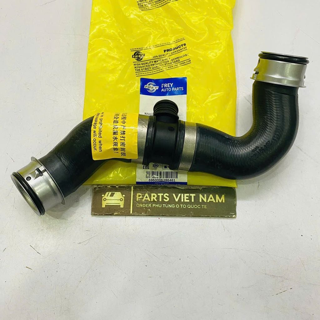 Ống nước trên Mercedes C-Class W204 C200 C250, E-Class W212 E200 E250. Động cơ M271 CGI. Đời 2009 - 2015. Hàng OEM. Mã A2045012682, A2045012882