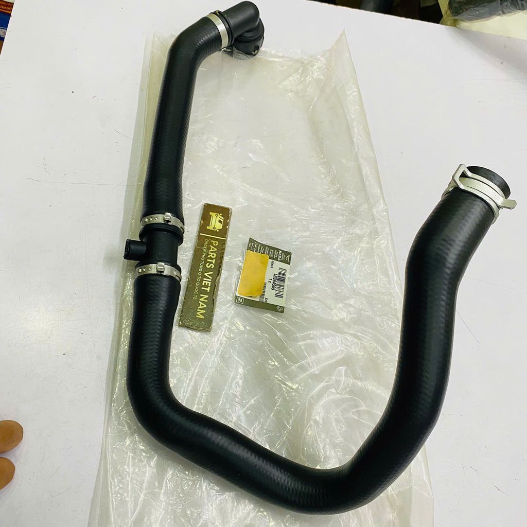 Ống nước trên két nước Land Rover Evoque, Discovery Sport, Freelander 2 (máy xăng 2.0T). Đời 2012 - 2018. Hàng OEM. Mã BJ328260EE, LR032347, LR094509