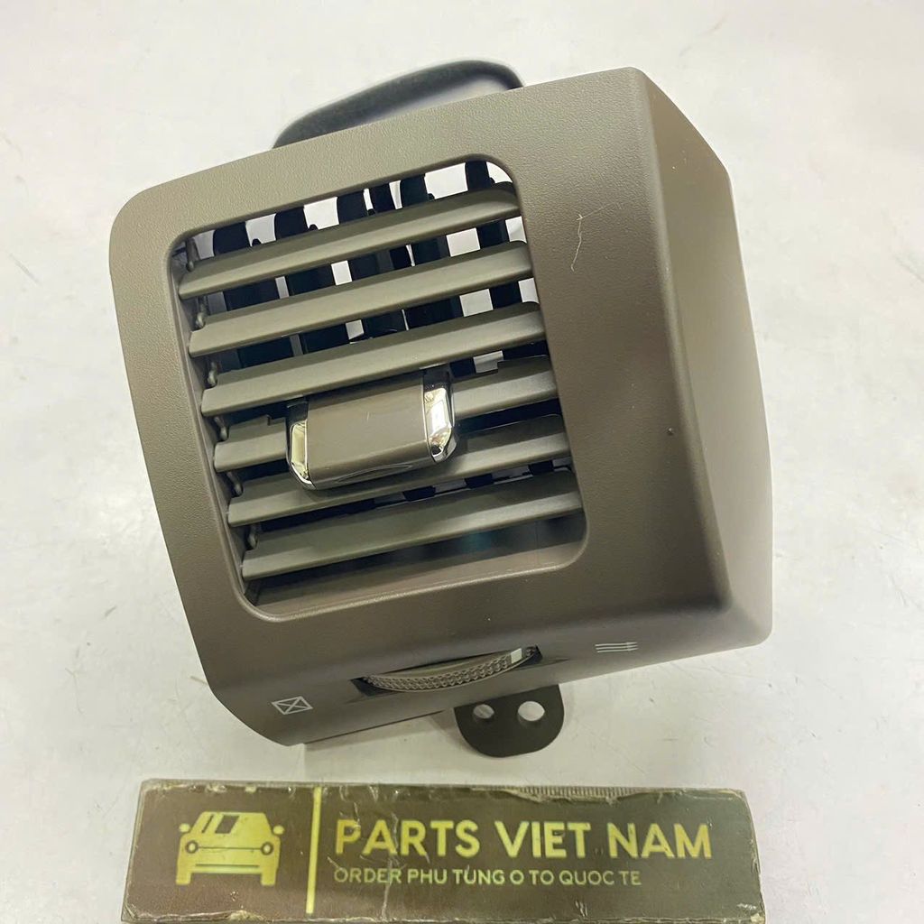 Cửa gió điều hòa taplo bên phải Land Cruiser Prado, Lexus GX470 đời 2003 - 2009. Hàng OEM mầu nâu sáng. Mã 5565060110C0 5565060110E0