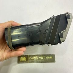 Cụm cửa gió điều hòa trung tâm ở giữa táp lô bên phải Lexus LX570. Đời 2007 - 2015. Hàng xịn tháo xe còn 90% mầu nâu sáng đặt 5 - 7 ngày. Mã 55680-60140. 5568060140
