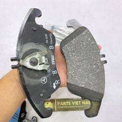 Má phanh trước hay bố thắng trước Mercedes W204 C250, C300, C350 , W212 E200, E220, E250, E300, E350 , C218 CLS250, CLS350, R172 SLK200, SLK250, SLK350 đời 2007 - 2017. Hàng OEM Cao cấp. Mã A0054201620, A0074205820, A0064202820