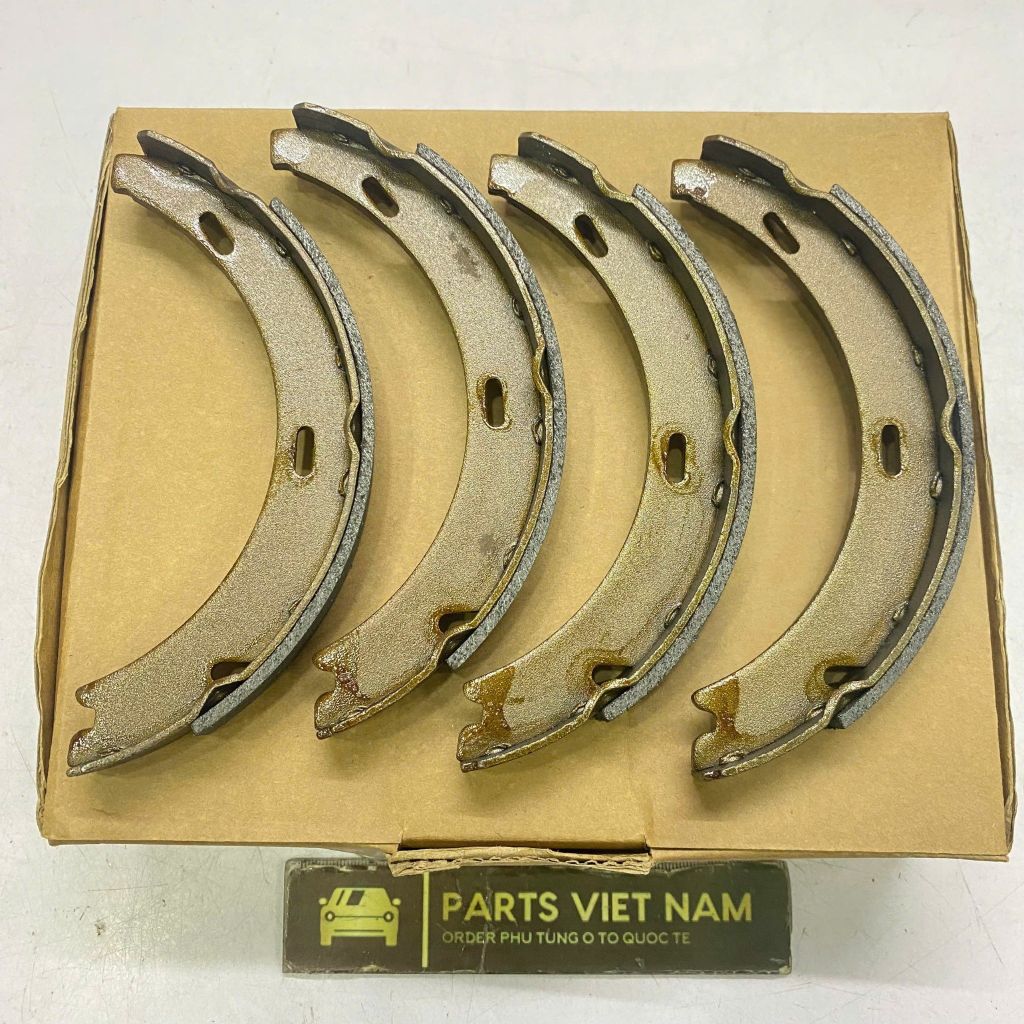 Má phanh tay, bố thắng tay phía sau Mercedes-Benz A-Class, B-Class, C-Class C180 C200 W203, CLC, CLK, SLK đời 1997 - 2012. Hàng OEM Maeuhe Mercedes-benz. Mã 2034200120, A2034200120, 4144200320 ( 1 bộ 4 má )