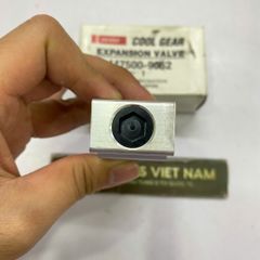 Van tiết lưu giàn lạnh, van giãn nở điều hòa Toyota Land Cruiser FZJ80, FZJ100, Hiace 2KD, Lexus LX450, LX470 đời 1995 - 2011. Hàng Denso. Mã 447500-9052, 447500-0031, 88515-20100, 88515-22240