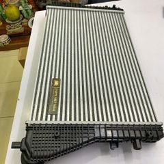 Két giải nhiệt turbo, két làm mát khí nạp phía trước xe Volkswagen Beetle, Golf, Jetta, Passat, Scirocco, Tiguan, Audi A3, Skoda, đời 2004 - 2017. Hàng Oem China. Động cơ 1.4TSI, 2.0TSI, 1.6TDI, 2.0TDI. Mã 1K0145803AS, 1K0145803BM, 5C0145803A