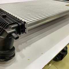 Két giải nhiệt turbo, két làm mát khí nạp phía trước xe Volkswagen Beetle, Golf, Jetta, Passat, Scirocco, Tiguan, Audi A3, Skoda, đời 2004 - 2017. Hàng Oem China. Động cơ 1.4TSI, 2.0TSI, 1.6TDI, 2.0TDI. Mã 1K0145803AS, 1K0145803BM, 5C0145803A