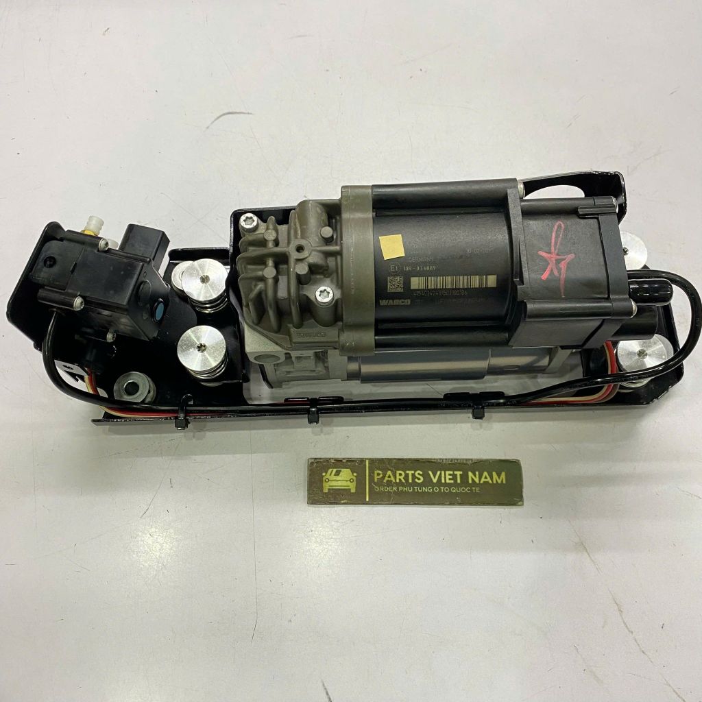Bơm hơi nâng gầm giảm xóc BMW 750i, 750li, 760li, 550i, 740li, 535i, 540i, 530i đời 2009 - 2017. Hàng Oem thay thế chất lượng cao. Mã 37206875176, 37206789165, 37206789450, 37206794465, 37206864215