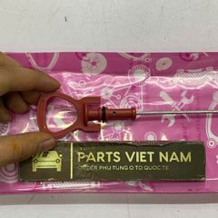 Que thước thăm dầu động cơ Mercedes-Benz C200, C300, C350 (W204), E200, E250, E300 (W212), SLK (R172) máy xăng 1.8L CGI máy M271. Đời 2007 - 2016. Hàng OEM dài thân thước 55cm tổng dài 62.5 cm . Mã A2710108001, A2710101272, A2710100572