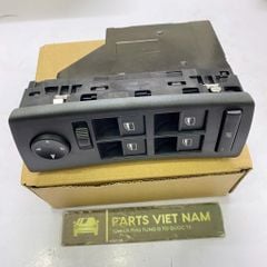 Cụm công tắc lên xuống kính tổng, công tắc chủ cửa lái phía trước bên tài xe BMW X5 E53 các phiên bản 3.0i, 4.4i, 4.6is, 4.8is, 3.0d đời 1999 - 2006. Hàng thay thế chất lượng cao đặt 12 ngày. Mã OEM 61316962505, 61318373691, 61318381514