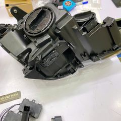 Đèn pha, cụm đèn pha trước xe mercedes C class W204 C180, C200, C250, C300 đời 2008 - 2011. Hàng độ nâng cấp kiểu maybach, thay thế cho đèn halogen và xenon đặt 12 ngày. Mã A2048200159, A2048200259, A2048202959, A2048203059 ( 1 đôi )