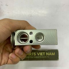 Van tiết lưu điều hòa, van tiết lưu máy lạnh Mercedes C Class W204, E Class W212, GLK-Class X204, CLS Class C218, X218 cho xe 200, 250, 300, 350 đời 2007 - 2017. Hàng xịn. Mã A2128300284, 2128300284, A2128300184, A2128300484