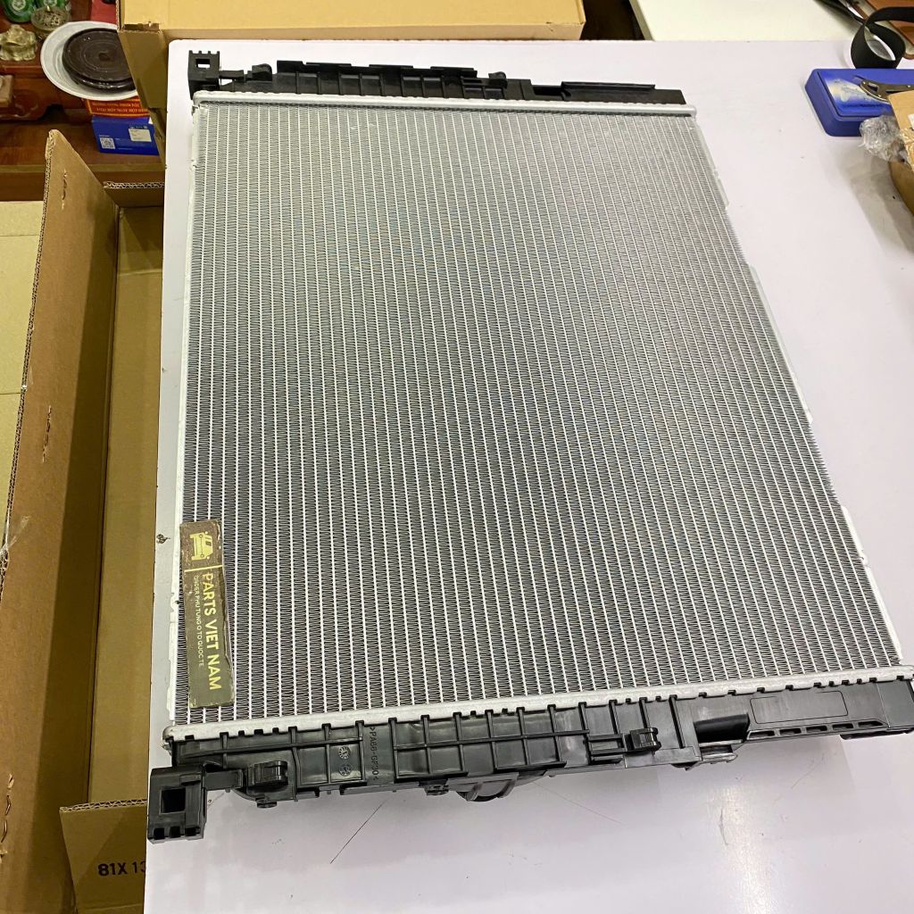 Két nước, két nước làm mát BMW series g30 540i, 520i, 530i, 640i, 630i, g12 740i. Dùng cho xe bản khí hậu nóng (hot-climate version). Hàng OEM. Động cơ B58. Mã 17118743664, 17118686026, 17118650745 (cái)