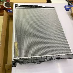 Két nước, két nước làm mát BMW series g30 540i, 520i, 530i, 640i, 630i, g12 740i. Dùng cho xe bản khí hậu nóng (hot-climate version). Hàng OEM. Động cơ B58. Mã 17118743664, 17118686026, 17118650745 (cái)