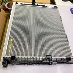 Két nước, két nước làm mát BMW series g30 540i, 520i, 530i, 640i, 630i, g12 740i. Dùng cho xe bản khí hậu nóng (hot-climate version). Hàng OEM. Động cơ B58. Mã 17118743664, 17118686026, 17118650745 (cái)