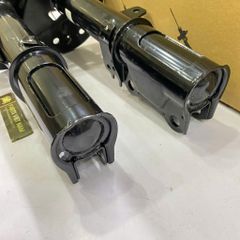 Giảm xóc sau, phuộc nhún sau Toyota Camry 2.2 SXV20 máy 5S đời 1997 - 2001. Hàng OEM Showa chất lượng cao. Mã Phải: 48530-39225, 48530-09070. Mã Trái: 48540-39175, 48540-09070 ( thay 1 đôi bảo hành 12 tháng ) ( giá 1 cây )