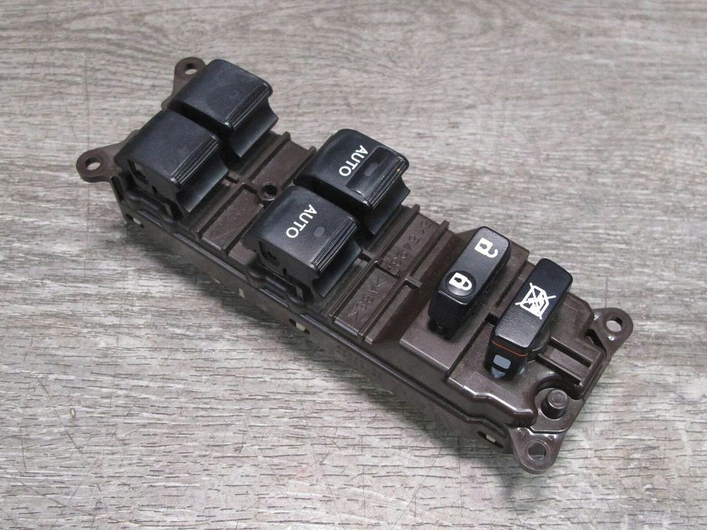 Cụm công tắc lên xuống kính tổng, cụm công tắc nâng hạ kiếng tổng cửa trước bên lái Lexus IS 250, IS 350 đời 2009 - 2013. Hàng tháo xe Lexus. Mã 8404053130, 84040-53130