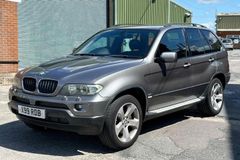 Mặt kính đèn pha, chụp mica đèn pha phía trước bên lái / bên phụ xe BMW X5 E53 đời 2000 - 2003. Hàng thay thế chất lượng cao, dùng để sửa chữa, phục hồi cụm đèn pha OEM có mã 63126902753, 63126902754, 63126902755, 63126902756 ( 1 đôi )