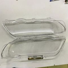 Mặt kính đèn pha, chụp mica đèn pha phía trước bên lái / bên phụ xe BMW X5 E53 đời 2000 - 2003. Hàng thay thế chất lượng cao, dùng để sửa chữa, phục hồi cụm đèn pha OEM có mã 63126902753, 63126902754, 63126902755, 63126902756 ( 1 đôi )