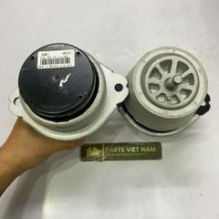 Chân máy, cao su chân máy phải và trái Audi Q7 đời 2010 - 2015. Hàng OEM Faw chất lượng cao, động cơ 3.0L V6 TFSI CJTB. Mã 7L8199131C, 7L8199131D, 7L8199131A ( 1 cái )