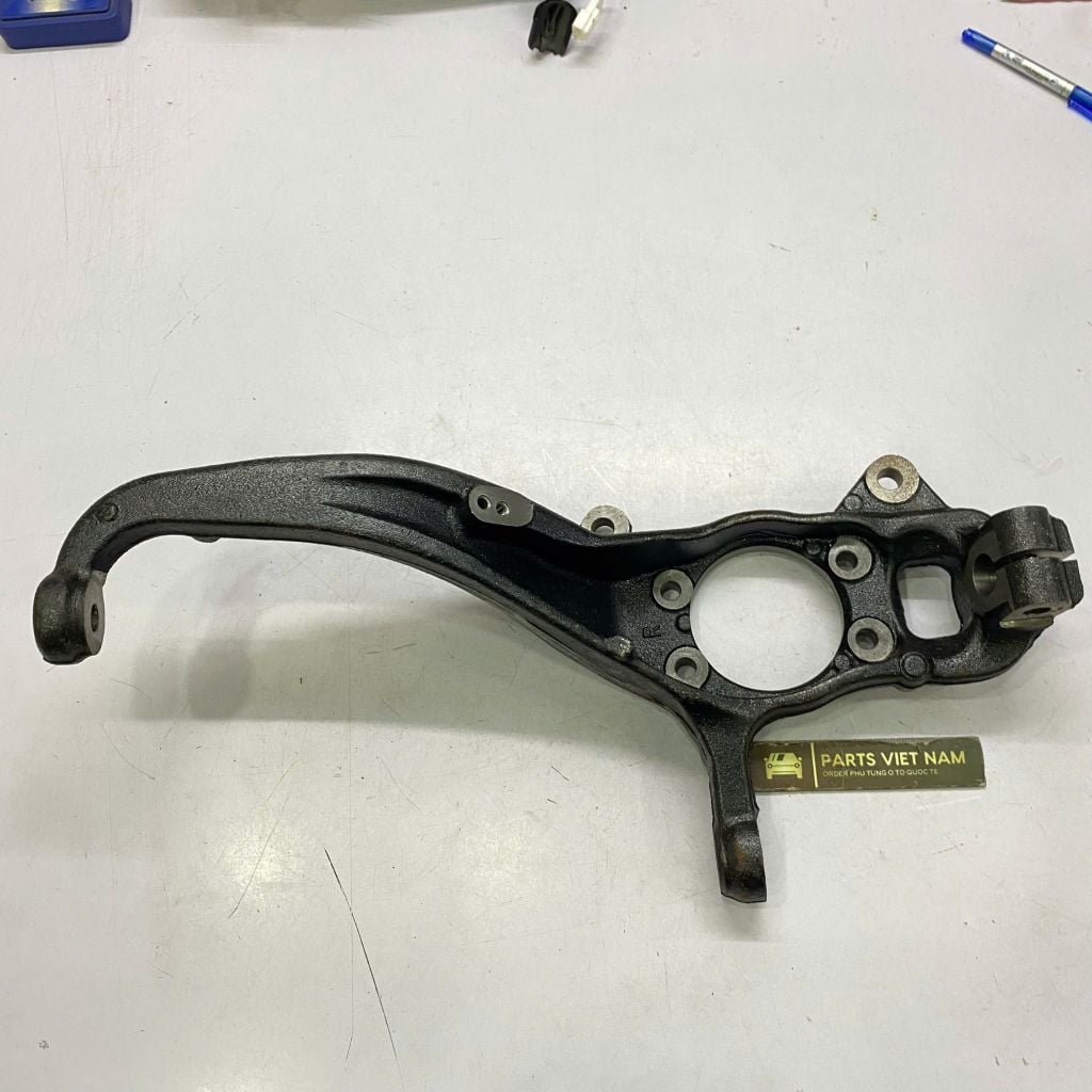 Ngõng moay ơ trước, Trụ lái trước Nissan Navara NP300, D23 đời 2015 - 2021. Hàng Oem chất lượng cao, loại bắt không phanh dài 18 cm. Mã phải 40014-4JA0A, mã trái 40015-4JA0A