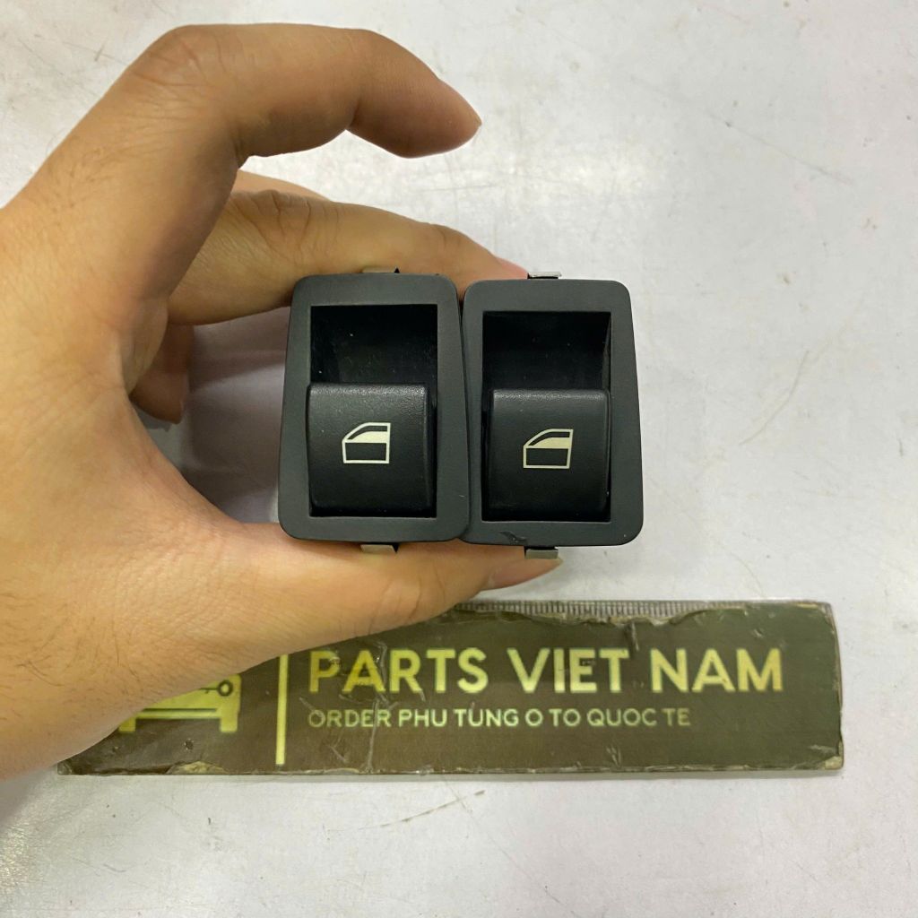 Công tắc nâng hạ kính cửa sau (Trái/Phải) BMW 318i, 320i E46 (Sedan/Wagon), X5 E53, X3 E83 đời 1999 - 2010. Hàng tháo xe. Mã 61316902174, 6902174 (1 cái)