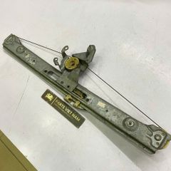 Compa nâng kính, cơ cấu nâng hạ kính sau phải BMW 3 Series 325i, 330i E46 (Sedan, Wagon) đời 1999 - 2005. Hàng tháo xe. Mã 51358212100, 51358200718