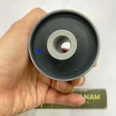 Cao su thanh giằng sau dưới Toyota Land Cruiser J200, Lexus LX570 đời 2007 - 2015. Hàng cao cấp. Mã 4872060070, 4870260140 ( có 4 quả cho 1 xe đơn giá 1 quả )