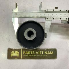 Cao su thanh giằng sau dưới Toyota Land Cruiser J200, Lexus LX570 đời 2007 - 2015. Hàng cao cấp. Mã 4872060070, 4870260140 ( có 4 quả cho 1 xe đơn giá 1 quả )