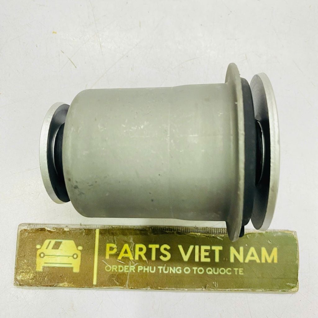 Cao su càng A dưới (Cục to), Cao su chân càng A sau Toyota Fortuner (AN150, AN160), Hilux Revo (GUN125, GUN126) đời 2015 - 2023. Hàng chất lượng cao. Mã 48655-0K080, 486550K080