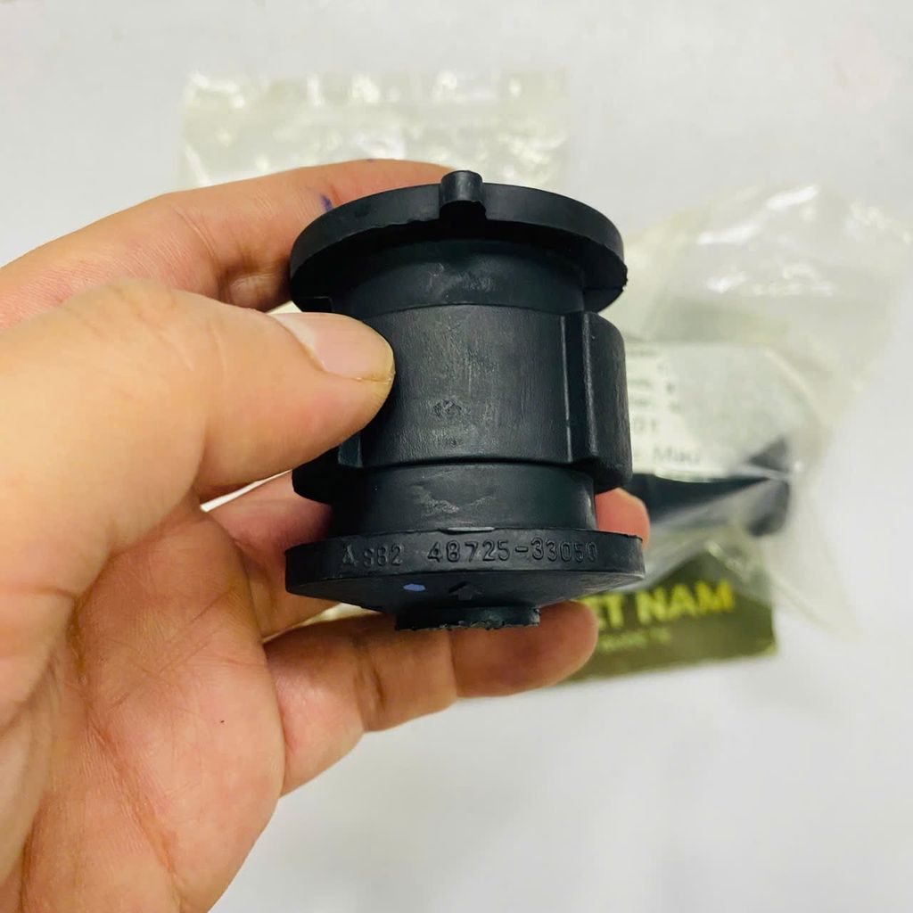 Bạc cao su thanh giằng ngang sau Toyota Camry, Highlander, Lexus ES350 ...