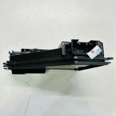 Hộp cầu chì Toyota Venza đời 2012 - 2015. Hàng xịn Toyota. Mã 82720-0T020, 827200T020, 82720-0T011, 827200T011