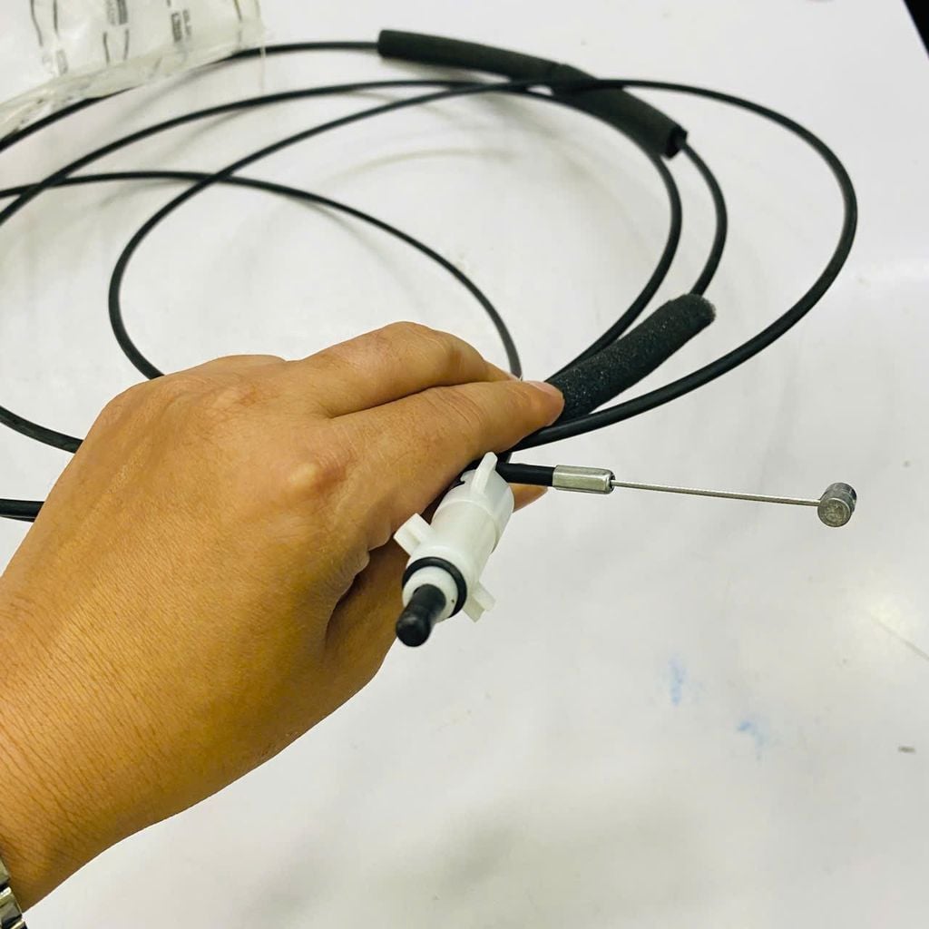 Dây cáp mở nắp bình xăng, bình dầu, Dây giật nắp xăng, nắp dầu Toyota Fortuner, Hilux (TGN51, KUN50, GGN50) máy xăng máy dầu đời 2006 - 2016. Hàng chất lượng cao. Mã 770350K021, 770350K02