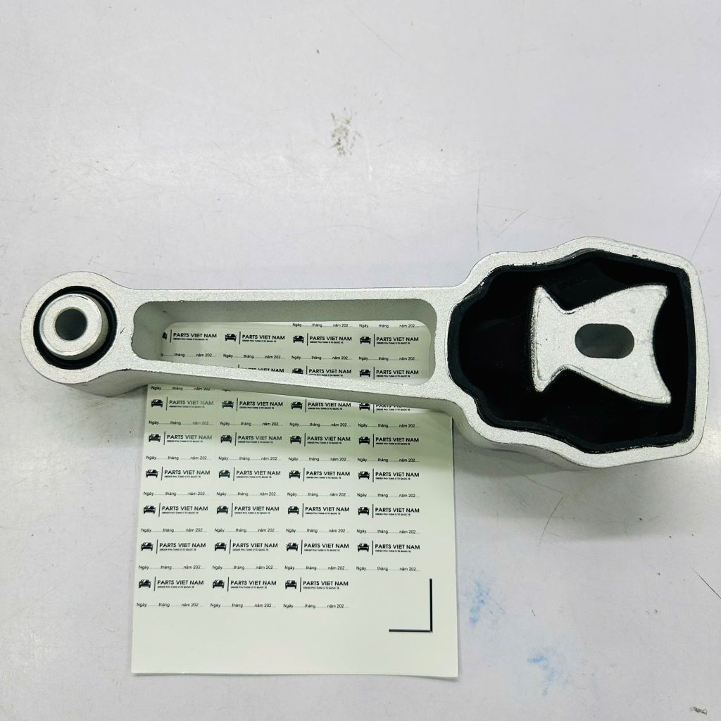 Chân máy sau, Chân giằng máy số 8 (Dog Bone Mount) Range Rover Evoque (L538), Freelander 2 (L359) đời 2012 - 2017. Hàng OEM chất lượng cao. Mã LR030745