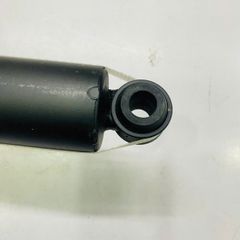 Giảm xóc sau (Phuộc nhún sau) Mitsubishi Pajero V31, V32, V33, V43, V45 (Form cũ/Ngân hàng) đời 1991 - 2008. Hàng Showa. Mã MB663364