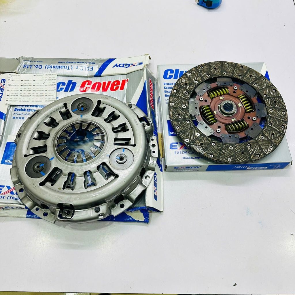 Bộ Lá côn, Đĩa ly hợp, Mâm ép, Bàn ép ly hợp, Nissan Navara NP300 D23, Terra đời 2015 - 2025. Động cơ 2.5L Diesel (YD25 4JA). Hàng Exedy OEM. Mã lá côn 301004JA0A , bàn ép 302104JA0A ( 1 bộ )