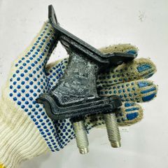 Cao su chân máy sau, hay chân hộp số Lexus LS460, LS460L, LS600h, LS600hL đời 2006 - 2017. Hàng xịn Japan. Mã phải 1237138080, trái 1237238020 ( 1 xe 2 chân số đơn giá 1 chân )