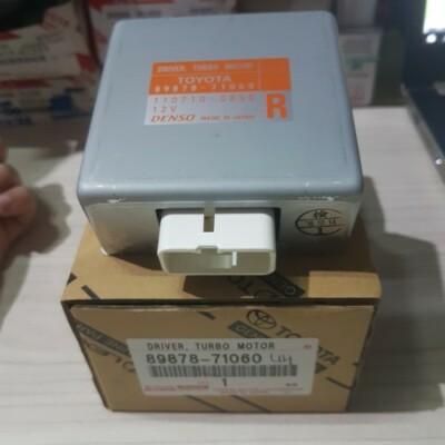 Hộp điều khiển kim phun (Bracket, Injector Driver) Toyota Land Cruiser V8 Diesel (VDJ200), Lexus LX450d. Động cơ 1VD-FTV. Hàng Toyota Chính hãng đặt hàng 1 ngày. Mã 89878-71060, 8987871060