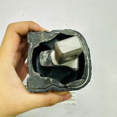 Chân hộp số, Cao su chân số (Chịu tải trọng lớn) Mercedes-Benz S-Class (W221) S350 S600, S63, S65 AMG; CL-Class (C216) CL600, CL63, CL65. Hàng Lemforder. Mã A2212400918