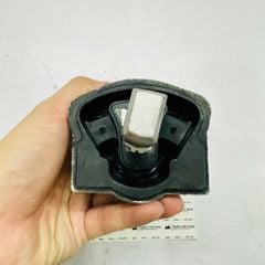 Cao su chân hộp số Mercedes W203, W203, W211, W212 M272, C180, C200, C230, C240, C250, C280, C300, CLK320, CLK350, E200, E250, E300, E350, E400. Hàng Lemforder. Mã A2122400418, A2202400218, A2202400518, A2202401818, A2122401618, A2122402418