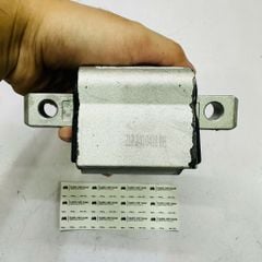 Cao su chân hộp số Mercedes W203, W203, W211, W212 M272, C180, C200, C230, C240, C250, C280, C300, CLK320, CLK350, E200, E250, E300, E350, E400. Hàng Lemforder. Mã A2122400418, A2202400218, A2202400518, A2202401818, A2122401618, A2122402418