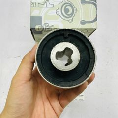 Cao su càng i trên cong (Cục to/Sau) Mercedes-Benz C 200 250 300 (W204), E 200 300 (W212, C207), CLS (C218), SLK (R172) đời 2007 - 2016. Hàng Bmtsr. Mã A2123330014, A2043331114