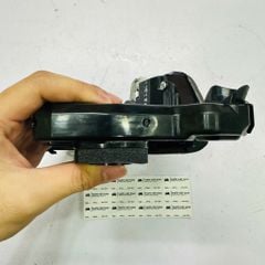 Cơ cấu ổ khoá cửa, mô tơ ngậm khóa cửa trước bên phải (bên phụ) Toyota RAV4, Lexus ES300h, ES350 đời 2005 - 2018. Hàng xịn Toyota không hộp. Mã 6903042230, 690300R010 (cái)