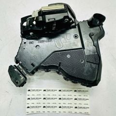 Cơ cấu ổ khoá cửa, mô tơ ngậm khóa cửa trước bên phải (bên phụ) Toyota RAV4, Lexus ES300h, ES350 đời 2005 - 2018. Hàng xịn Toyota không hộp. Mã 6903042230, 690300R010 (cái)