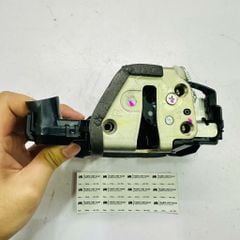 Cơ cấu ổ khoá cửa, mô tơ ngậm khóa cửa trước bên phải (bên phụ) Toyota RAV4, Lexus ES300h, ES350 đời 2005 - 2018. Hàng xịn Toyota không hộp. Mã 6903042230, 690300R010 (cái)