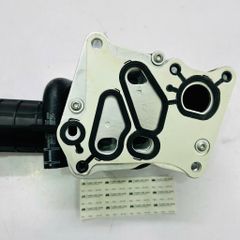 Cụm két làm mát dầu, Giá đỡ lọc dầu (Oil Filter Housing) Mercedes-Benz C200, C250 (W204), E200, E250 (W212), SLK250 (R172) động cơ M271 EVO (1.8L Turbo). Hàng Berh OEM. Mã A2711801410, A2711880301