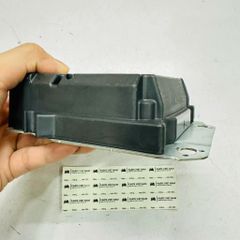 Hộp điều khiển túi khí, Hộp đen SRS (Airbag Control Unit) Mercedes-Benz ML Class GLE (W166), GL Class GLS (X166) đời 2012 - 2019. Hàng Mercedes tháo xe đặt 8 - 12 ngày. Mã A1669001211, thay thế A1669006000