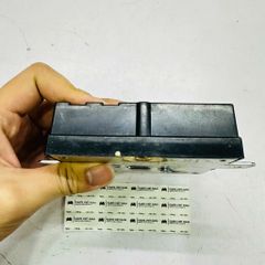 Module hoặc hộp điều khiển bơm xăng (Fuel Pump Control Unit) Mercedes C Class C180, C200, C300 (W205), E Class E200 E300 (W213), S Class S300 S350 (W222) đời 2014 - 0024. Hàng Mercedes tháo xe. Mã A0009006612, A0009003310